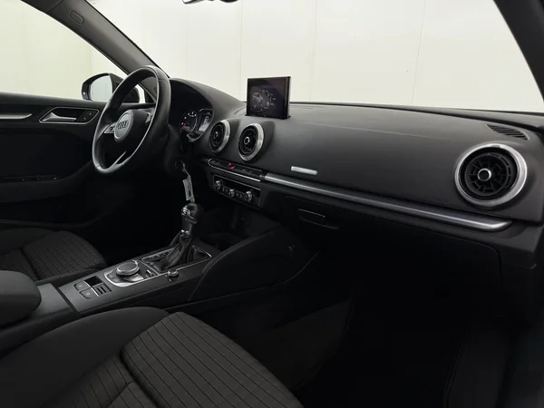 AUDI A3 (2019) — foto 3 van 28