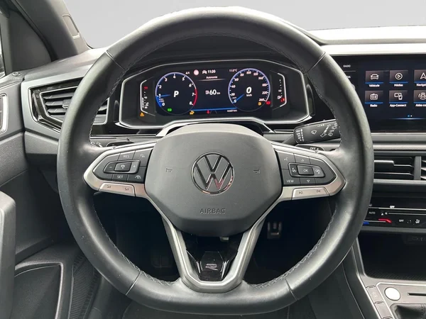 VOLKSWAGEN Taigo (2023) — foto 2 van 24