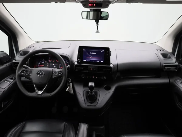 Opel Combo Life (2023) — foto 30 van 39