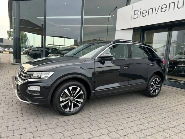 Volkswagen T-Roc (2019) — foto 13 van 24