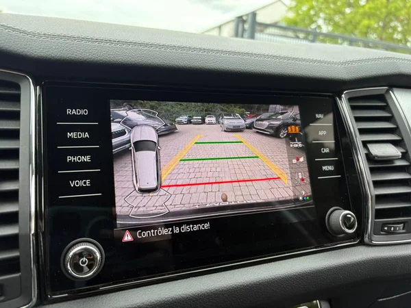 SKODA Kodiaq (2023) — foto 6 van 21