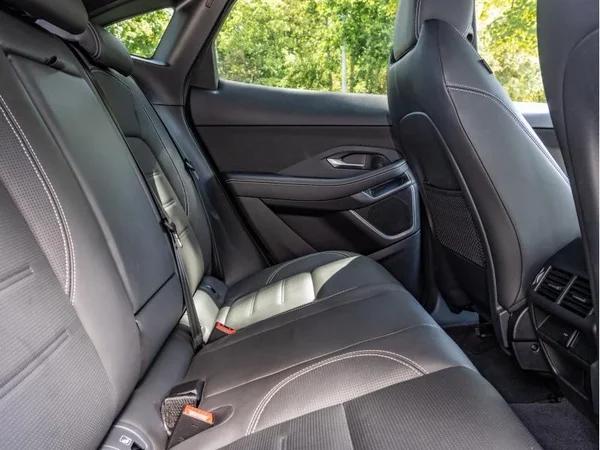 Jaguar E-PACE (2023) — foto 16 van 29