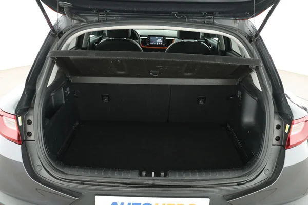 Kia Stonic (2018) — foto 8 van 16