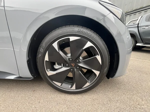 CUPRA Born (2025) — foto 16 van 24