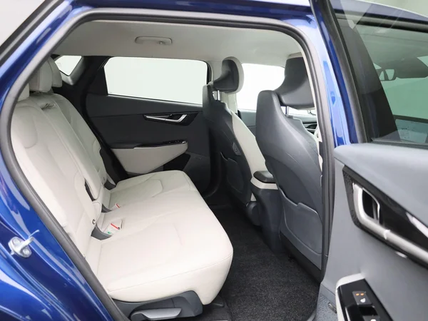 Kia EV6 (2023) — foto 35 van 48