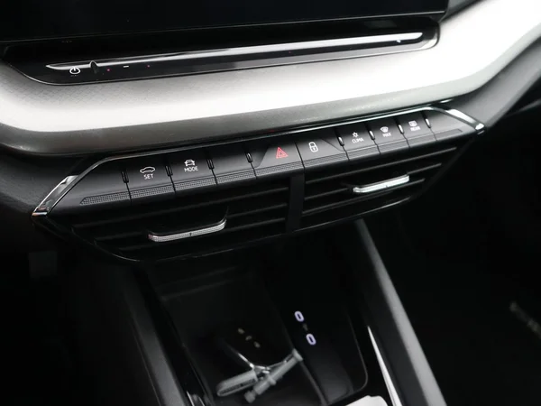 SKODA Octavia Combi PHEV (2023) — foto 18 van 22