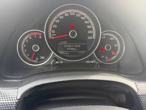 VOLKSWAGEN Up! (2021) — foto 16 van 17