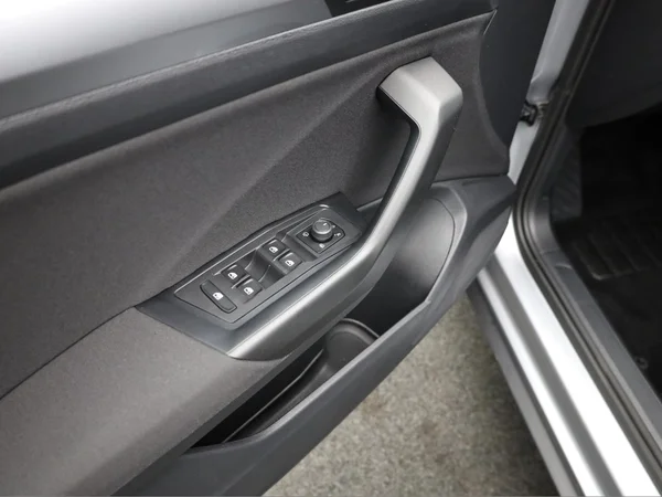 VOLKSWAGEN T-Roc (2022) — foto 5 van 19