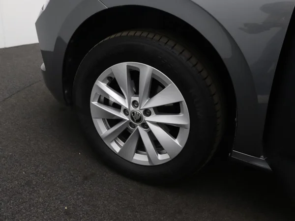 SKODA Kamiq (2024) — foto 4 van 17