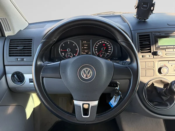 VOLKSWAGEN Transporter T5 Caravelle Swb (2011) — foto 2 van 21