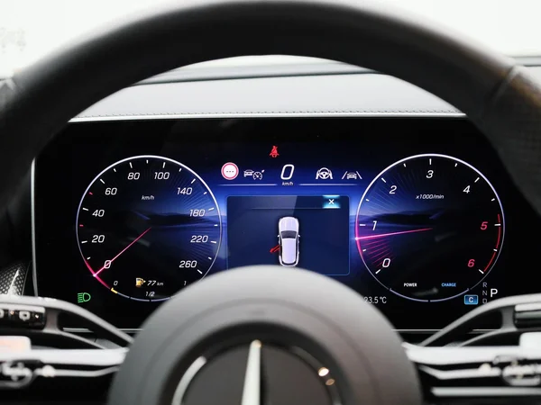 Mercedes-Benz GLC (2025) — foto 2 van 45