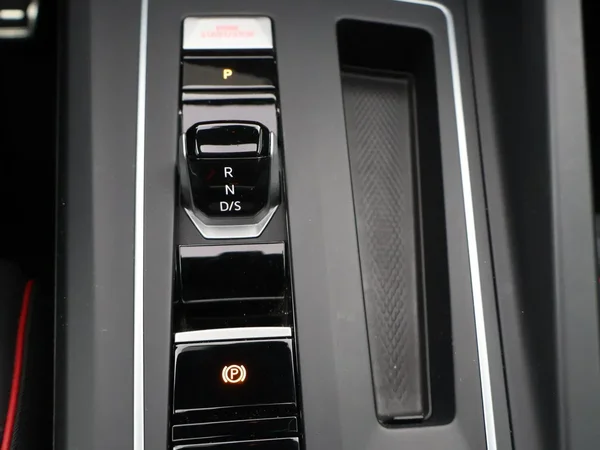 Volkswagen Golf (2021) — foto 7 van 30