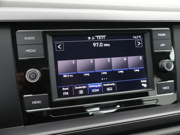 Volkswagen Polo (2023) — foto 8 van 28