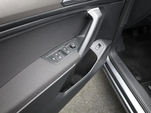 VOLKSWAGEN Tiguan Allspace (2024) — foto 8 van 21