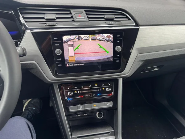 VOLKSWAGEN Touran (2025) — foto 3 van 24