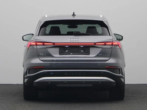 AUDI Q4 e-tron (2024) — foto 20 van 23