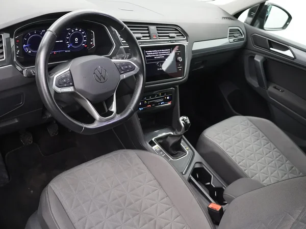 Volkswagen Tiguan (2022) — foto 23 van 25