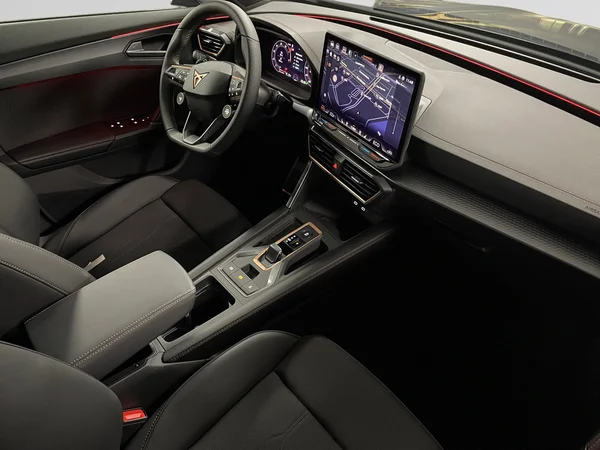 CUPRA Formentor e-Hybrid (PHEV) (2025) — foto 9 van 15