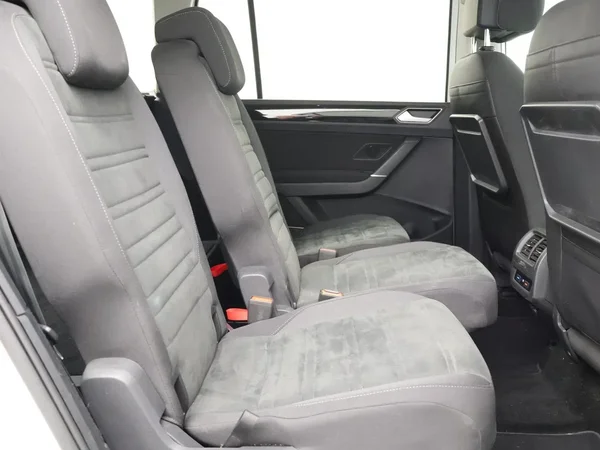 Volkswagen Touran (2022) — foto 2 van 29