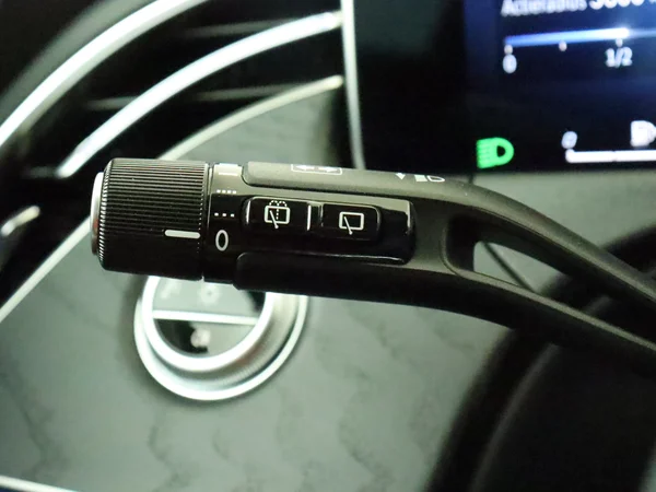 MERCEDES E 220 (2024) — foto 16 van 30