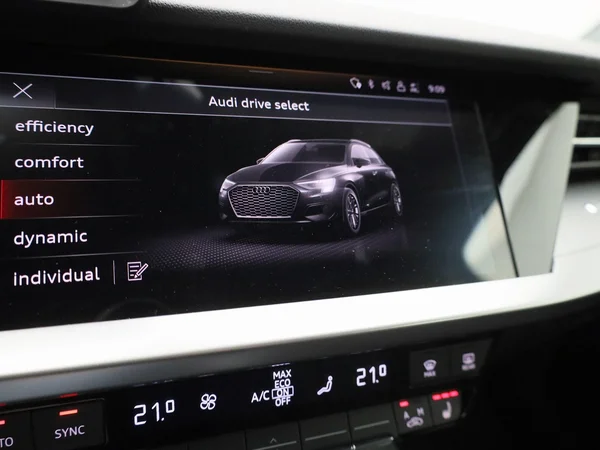 Audi A3 (2021) — foto 21 van 45
