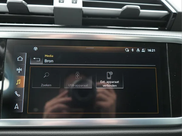 AUDI Q3 PHEV (2022) — foto 16 van 29