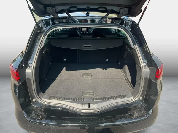 Renault Mégane Grand Tour (2023) — foto 18 van 19