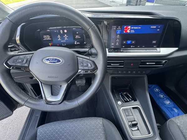 Ford Tourneo Connect (2025) — foto 8 van 24