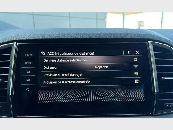 Skoda Karoq (2023) — foto 14 van 30