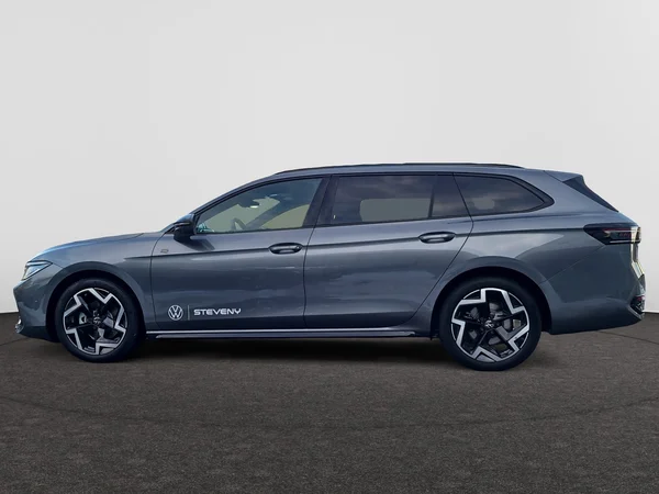 VOLKSWAGEN Passat Variant (2025) — foto 12 van 21