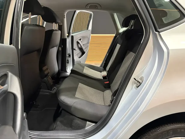 Volkswagen Polo (2014) — foto 5 van 18