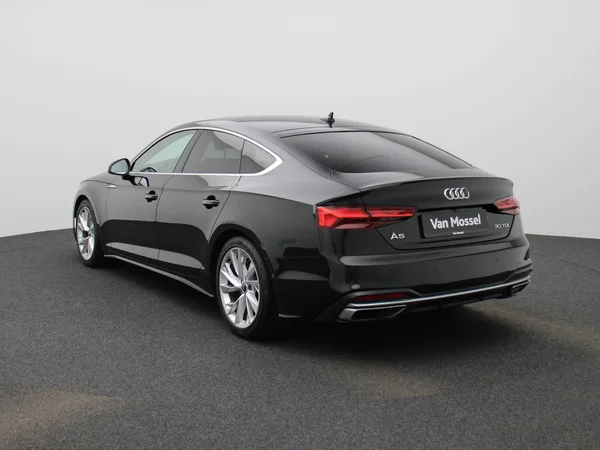 Audi A5 (2022) — foto 12 van 48
