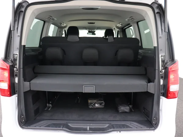 MERCEDES V 250 (2022) — foto 19 van 26