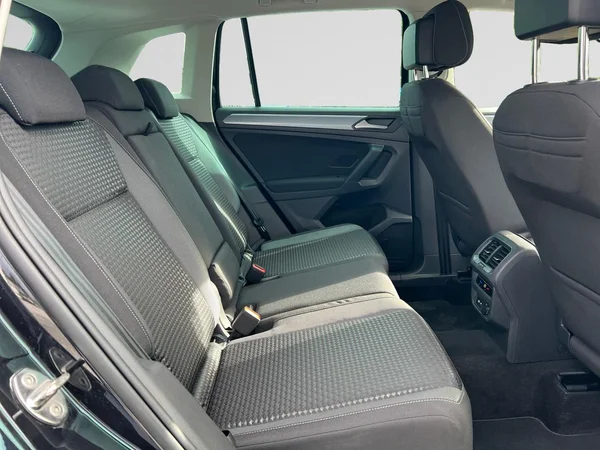 VOLKSWAGEN Tiguan (2022) — foto 4 van 18