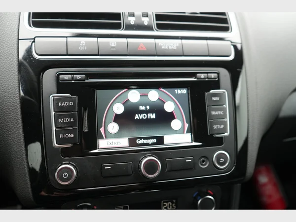 VOLKSWAGEN Polo GTI (2011) — foto 7 van 19