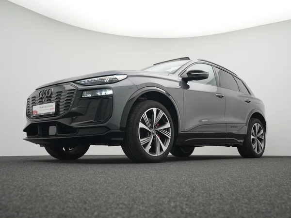 AUDI Q6 e-tron (2025) — foto 23 van 40