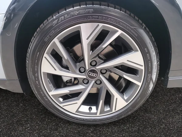AUDI A3 Allstreet (2025) — foto 9 van 14
