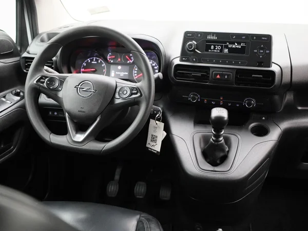 Opel Combo (2022) — foto 31 van 33