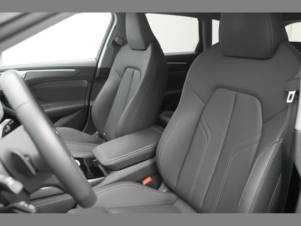 AUDI A6 Avant (2025) — foto 36 van 39