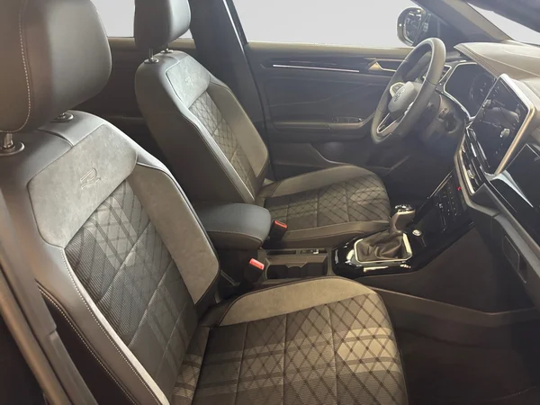 VOLKSWAGEN T-Roc (2026) — foto 18 van 24