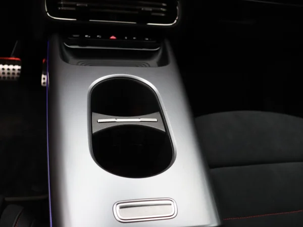 Mercedes-Benz CLA (2025) — foto 9 van 27