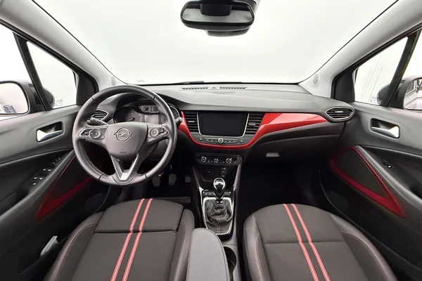 Opel Crossland (2022) — foto 3 van 27