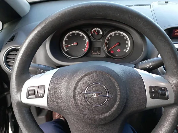 Opel Corsa (2014) — foto 2 van 19
