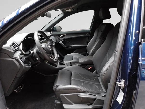AUDI Q3 (2024) — foto 2 van 22