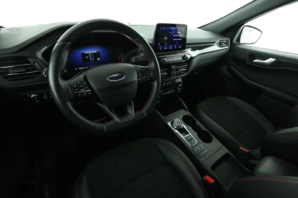 Ford Kuga (2021) — foto 2 van 16