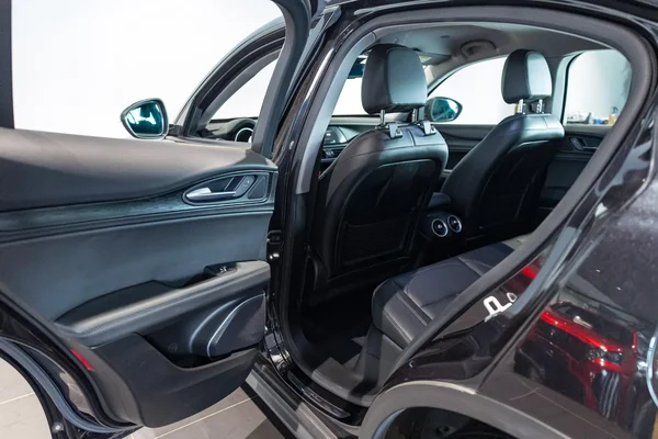 Alfa Romeo Stelvio (2019) — foto 8 van 38