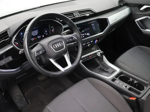 Audi Q3 (2021) — foto 25 van 29