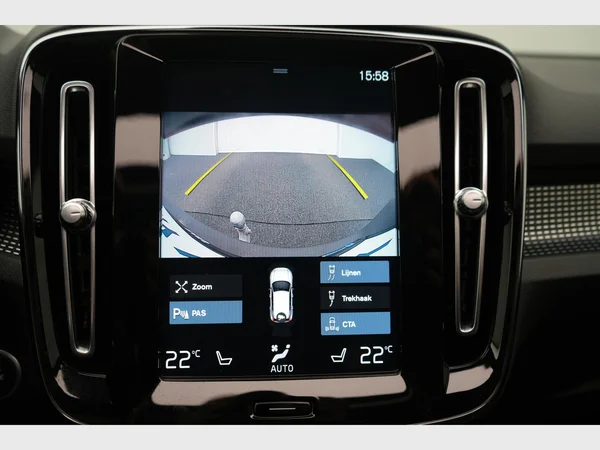 VOLVO XC40 (2021) — foto 10 van 32