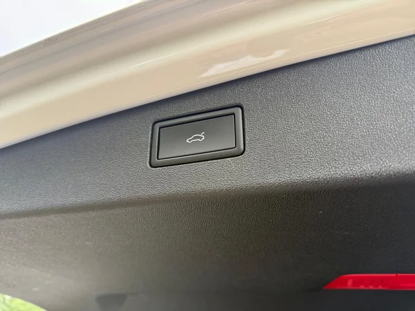 VOLKSWAGEN Tiguan eHybrid (PHEV) (2025) — foto 13 van 24
