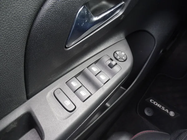 Opel Corsa-e (2023) — foto 17 van 29
